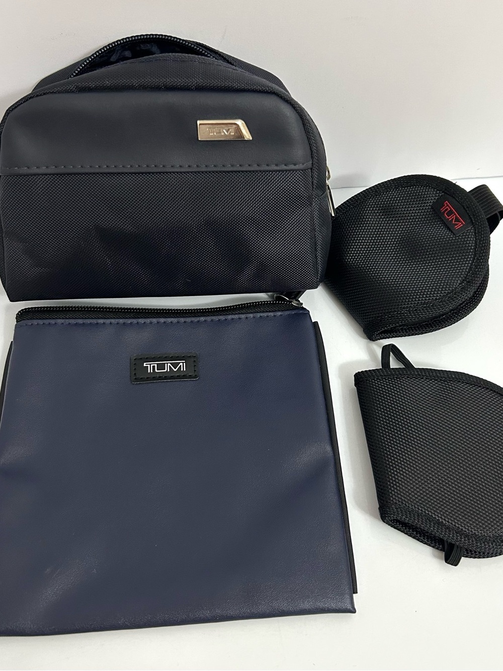 TUMI for Delta Black and Navy Travel Kit Set Travel pouch & eye mask